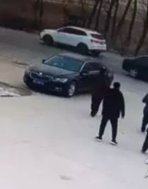 定兴：三轮车突然起火！他们出手了...